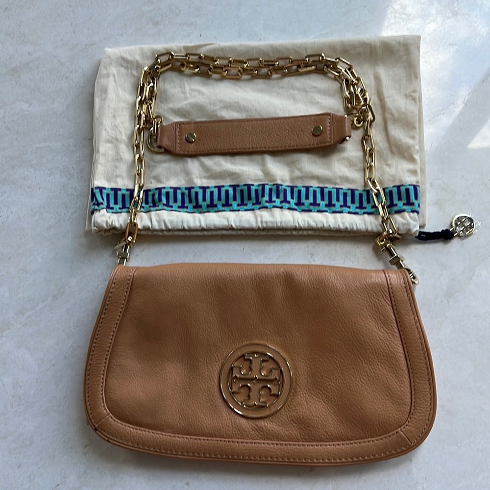 Nice Tory Burch crossbody bag. Color nude/tan